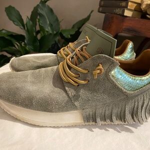 Esseutesse Suede Fringe Sneakers olive green grey